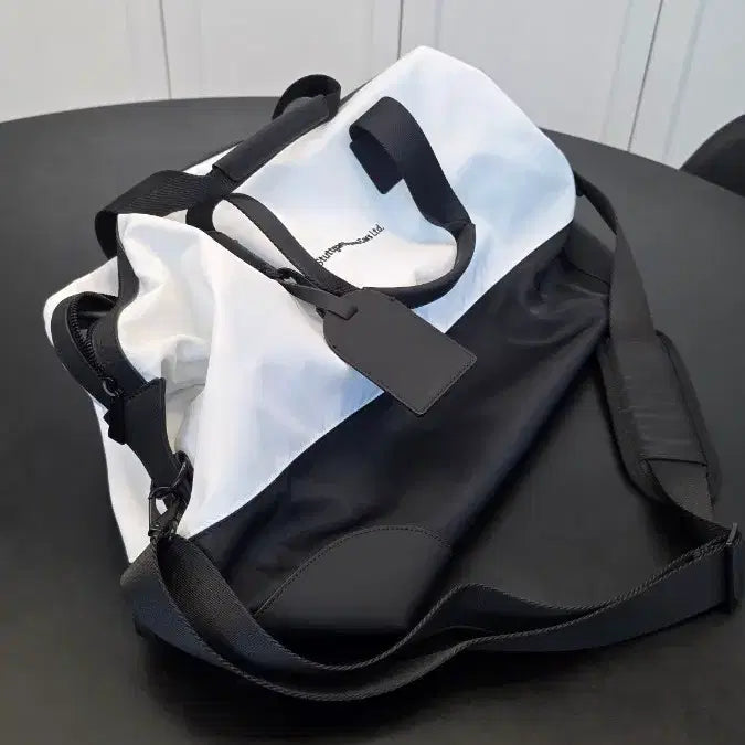[BUNJANG] Porsche Stuttgart Sports Cars Boston Bag Black/White / (포르쉐 보스턴백) Stuttgart Sports Cars 보스턴백 블랙/화이트