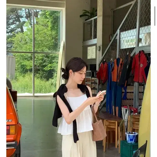 [BUNJANG] Lamour Spaghetti Strap Top / 라무어 나시