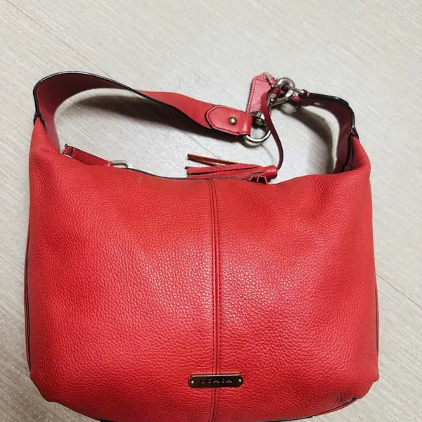 [BUNJANG] Coach Shoulder Bag Coral Leather with Tassel Detail / 코치 숄더백 레드
