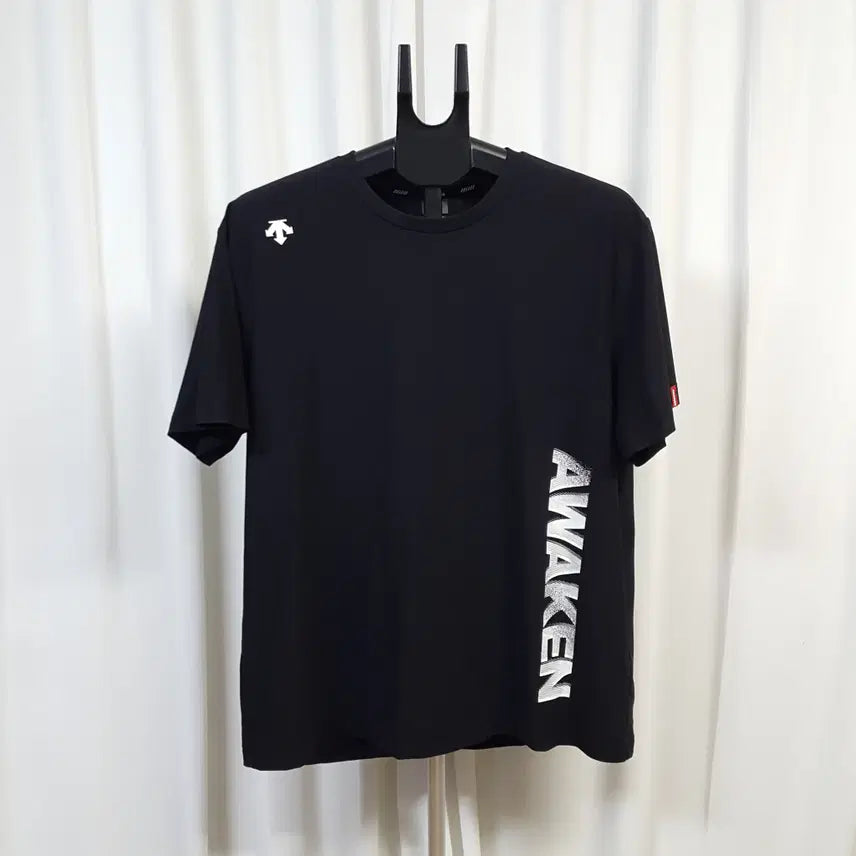 [BUNJANG] Descente Men's Functional Short Sleeve T-Shirt Black / 25년 데상트 남성 기능성 반팔 티셔츠 블랙 115 오일장 0331