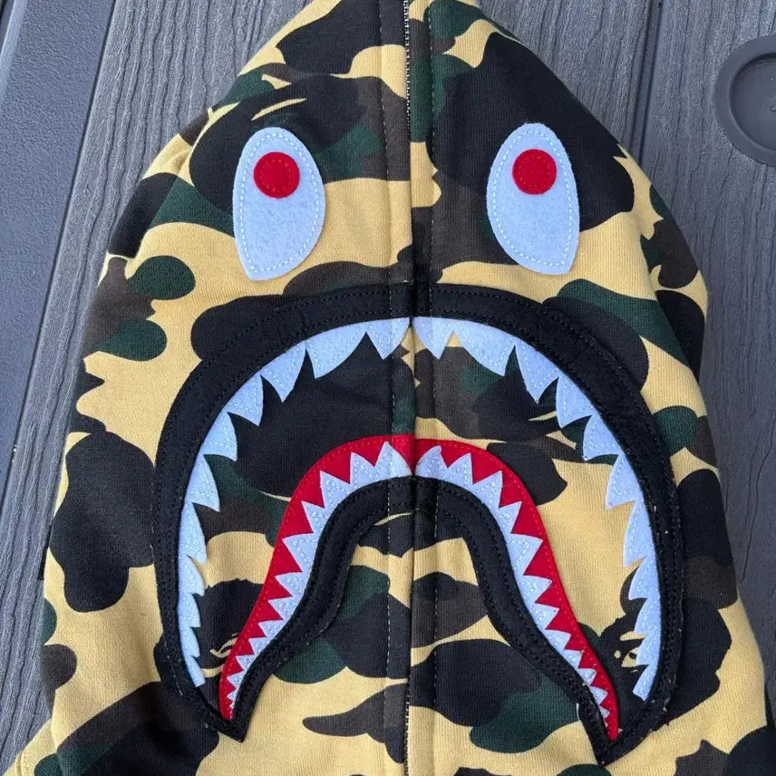 [BUNJANG] BAPE First Camo Shark Full Zip Hoodie Yellow 2XL / 급처!!)베이프 샤크 후드집업 황계