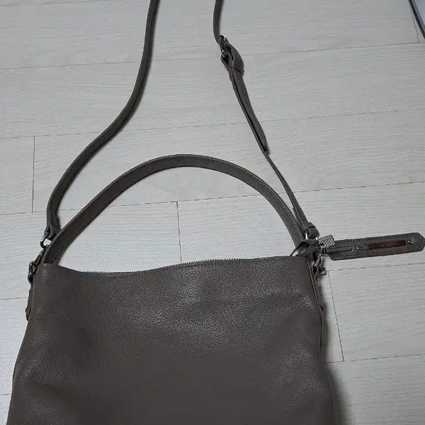 [BUNJANG] Natural Leather Shoulder Bag (Gray) / 그레이 천연 가죽 숄더백 (새상품)