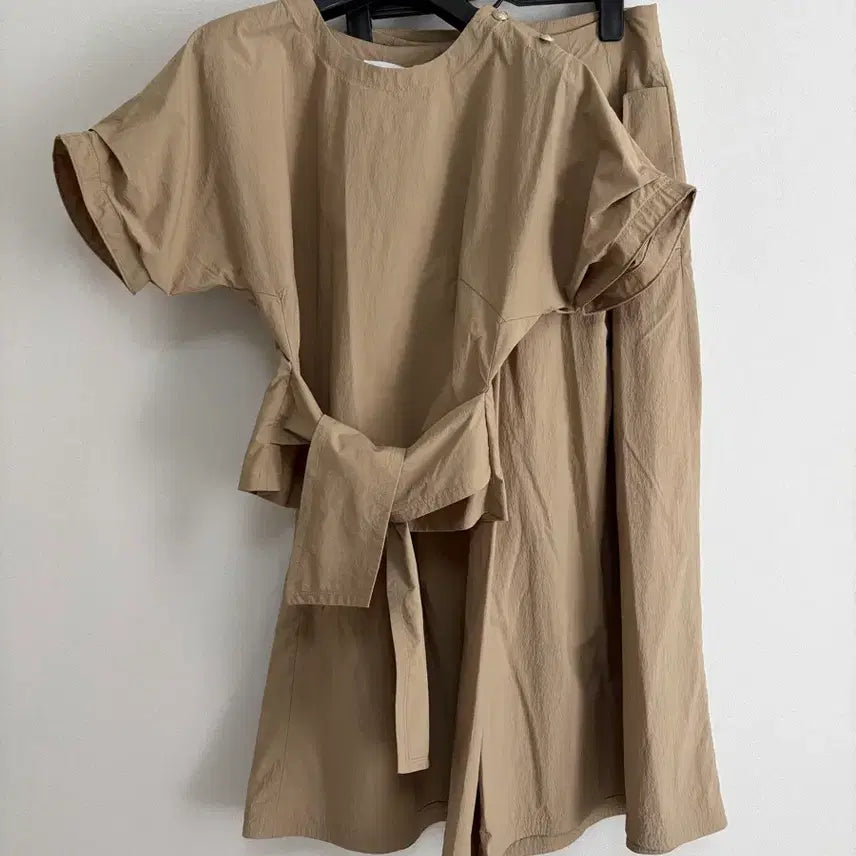 [BUNJANG] MICHAA Crepe Wide Pants Set-up (Beige) / 미샤 바스락 블라우스 와이드팬츠 셋업 44-55