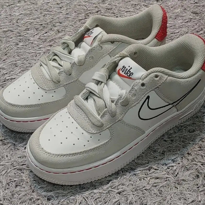 [BUNJANG] Nike Air Force 1 LV8 White Grey Sneakers / 나이키 에어포스1 LV8