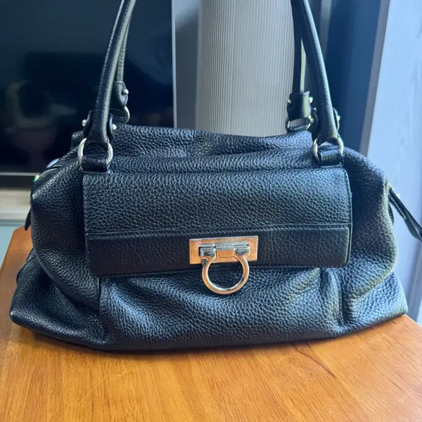 [BUNJANG] Salvatore Ferragamo Gancini Black Leather Tote Bag / 페라가모 간치니 블랙