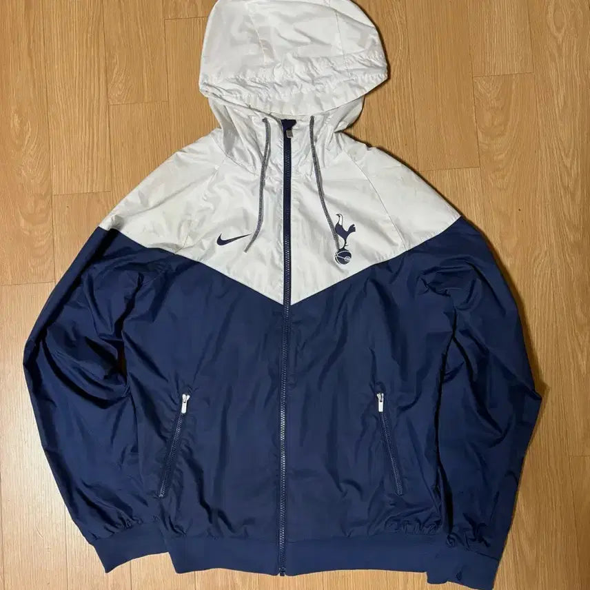 [BUNJANG] Nike Tottenham Hotspur Football Windbreaker (Size S) / 나이키 토트넘 축구 바람막이(S)
