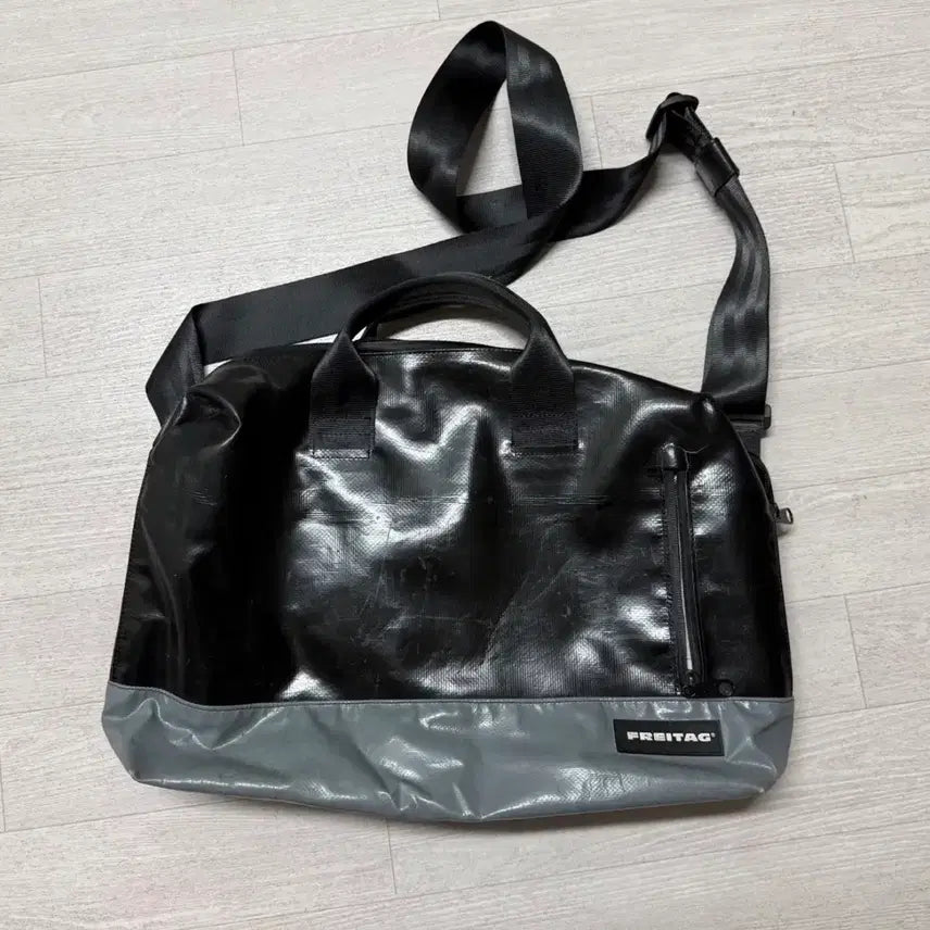 [BUNJANG] Freitag Moos Black Bag / 프라이탁 모스 블랙