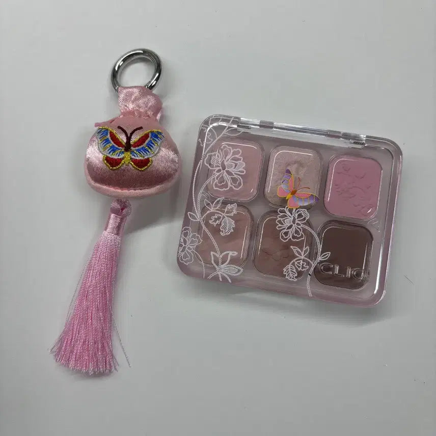 [BUNJANG] Clio Muse Master Palette 01 Embroidered Pink / 클리오 뮤즈 마스터 팔레트 01 수놓은핑크 복주머니