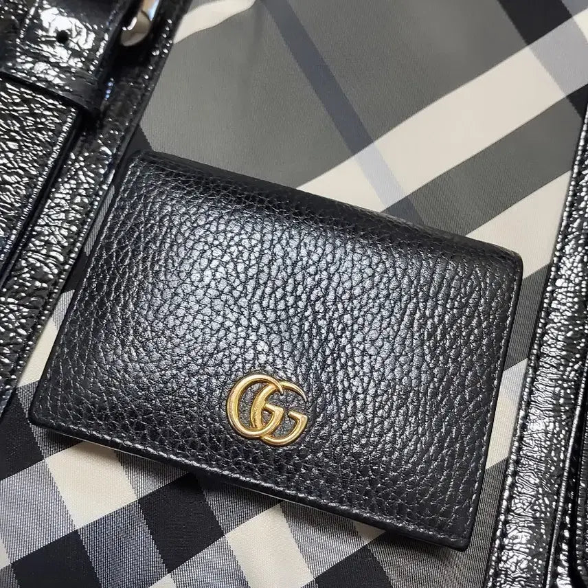 [BUNJANG] Gucci Leather Wallet with GG Logo / 구찌 지갑