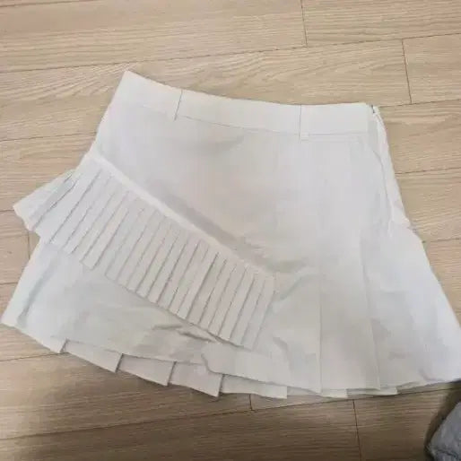 [BUNJANG] W.Angle Pleated Golf Skirt Size 67 / 와이드앵글 골프치마