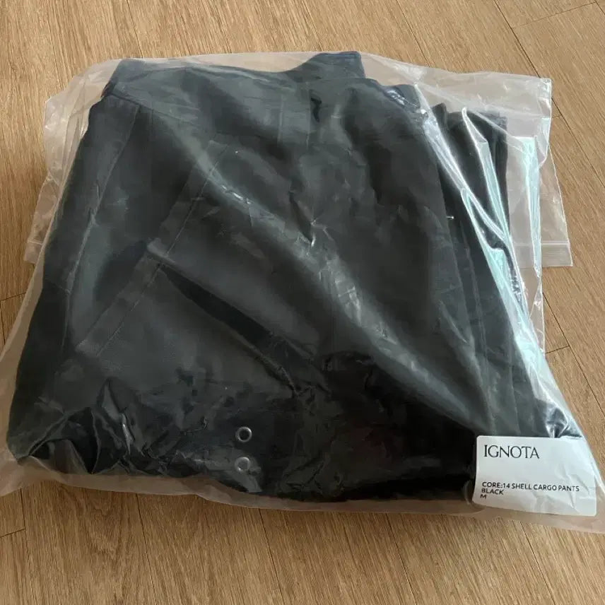 [BUNJANG] Ignota Core14 Shell Cargo Pants (Black/M) / 이그노타 코어14 쉘 카고 팬츠 (블랙/M)