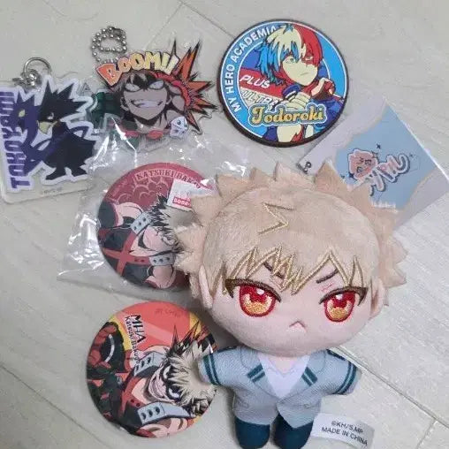 [BUNJANG] Katsuki Bakugo Doll & Can Badge Bundle / 바쿠고 카츠키 인형 캔뱃지 일괄 급처