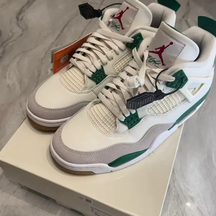 [BUNJANG] Air Jordan 4 x Nike SB Retro SP 'Pine Green' (US 11) / 조던 4 x 나이키 SB 레트로 SP 파인 그린 (290)