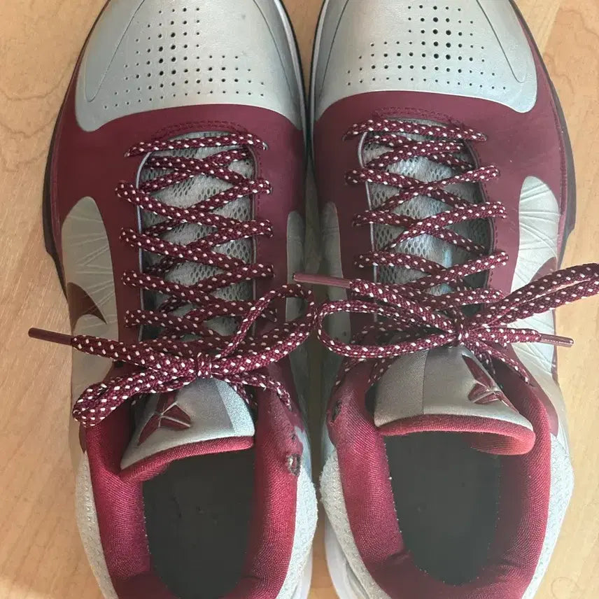 [BUNJANG] Nike Kobe 5 Lower Merion Metallic Silver Red Basketball Shoes / 코비5 285 로우어 메리온 메탈릭 실버 레드