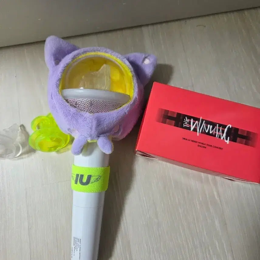 [BUNJANG] IU Official Lightstick 'I-KE' Ver. 3 / 아이유 응원봉 아이크 ver3 (오늘만 이 가격)