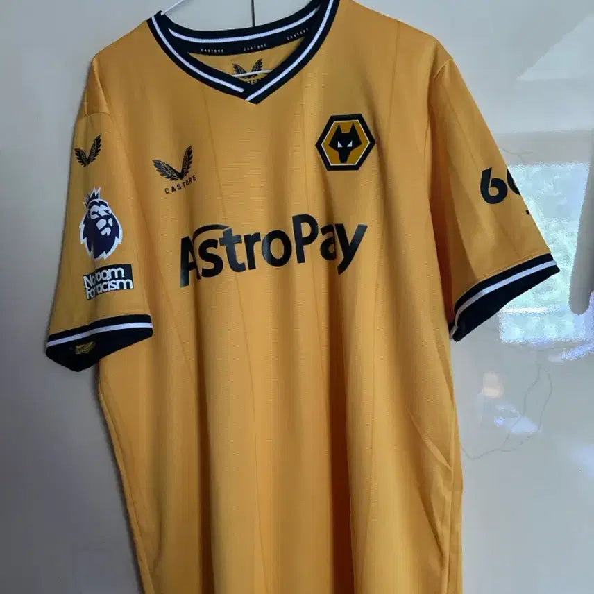 [BUNJANG] Hwang Hee-Chan Wolverhampton Wanderers 2023-24 Home Authentic Jersey / 23-24 울버햄튼 홈 황희찬 마킹