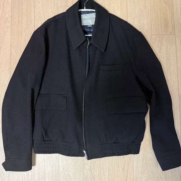 [BUNJANG] Bellie Diagonal Blouson Jacket Black 105 / 벨리에 다이에그널 블루종 105