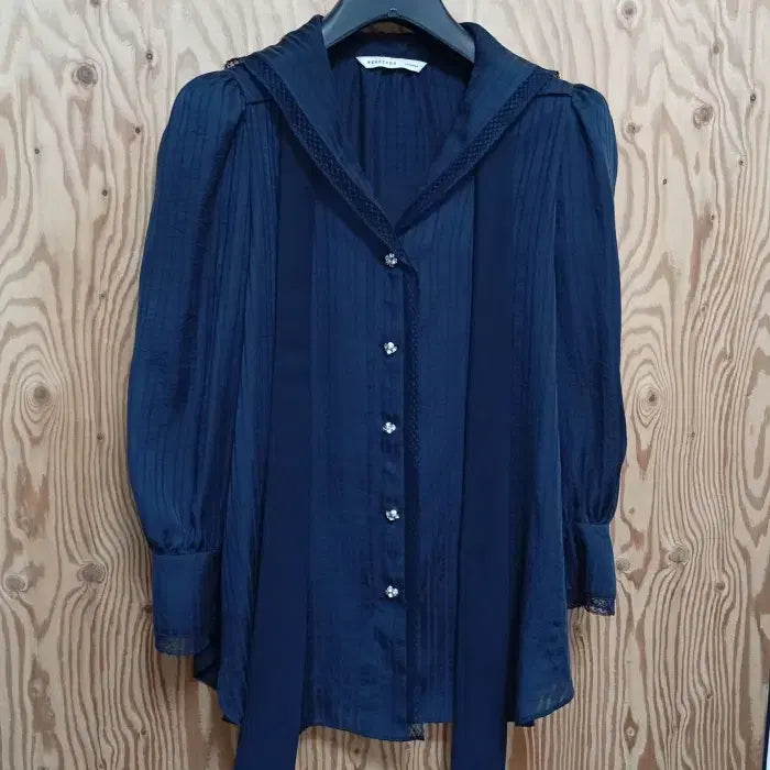 [BUNJANG] Lenibon Sailor Collar Blouse with Jewelry Buttons / 레니본 세일러 카라 타이 블라우스 주얼리버튼 네이비