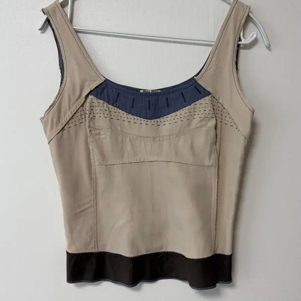 [BUNJANG] Miu Miu Stitch Sleeveless Top / Miumiu sleeveless 미우미우 스티치 슬리브리스 탑