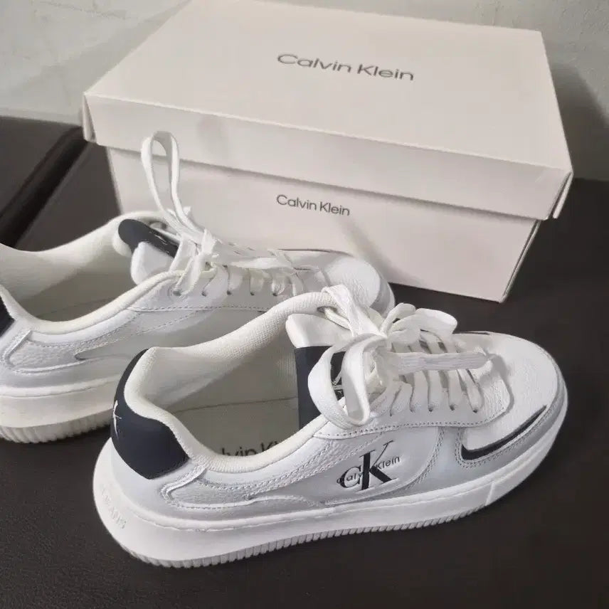 [BUNJANG] Calvin Klein Sneakers / 캘빈클라인 스니커즈230