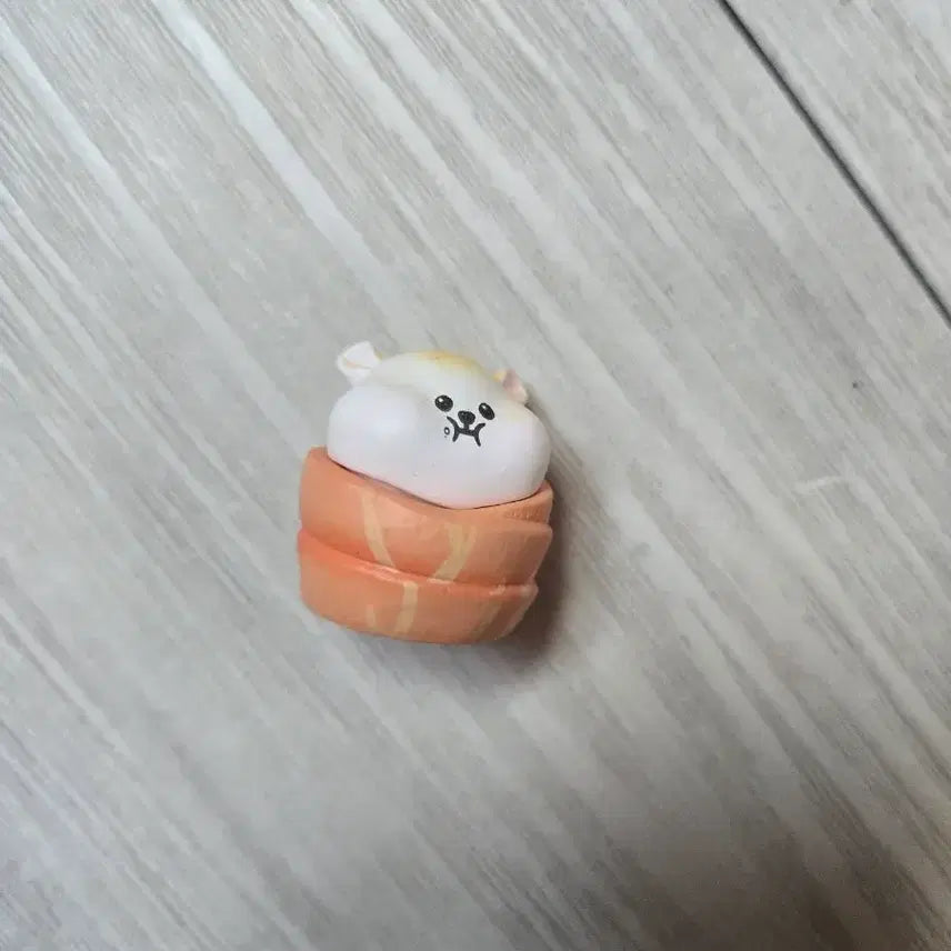 [BUNJANG] Salmon Sushi Hamster Gacha Figure / 연어초밥 햄스터 가챠