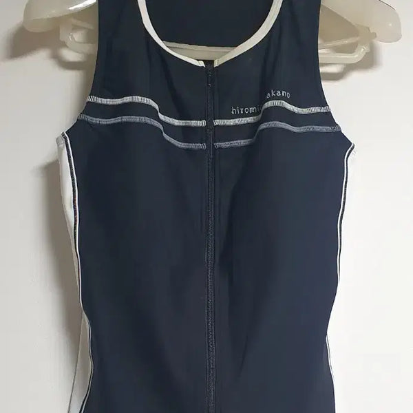 [BUNJANG] Front Zip Zip-Up Swimsuit Top / 앞 지퍼 집업 수영복