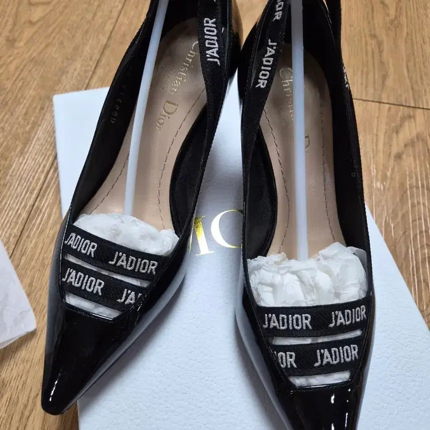 [BUNJANG] Dior Enamel Logo Black Heels / 디올 에나멜 로고 불랙 힐, 새상품 급,