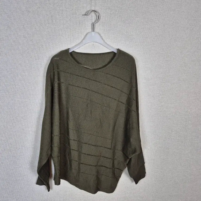 [BUNJANG] Wool Rayon Blend Asymmetrical Knit Top / (#66,77추천)울레이온혼방 올리브 카키 언발라스 니트티
