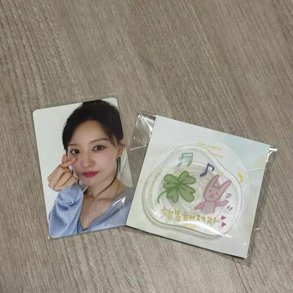 [BUNJANG] Kim Jiwon Fan Meeting MD Grip Tok + Photocard Set / 김지원 팬미팅 md 그립톡 판매