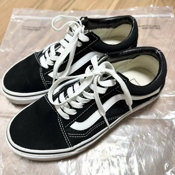 [BUNJANG] Vans Old Skool Sneakers / 반스 올드스쿨 스니커즈 운동화 230 (36.5)