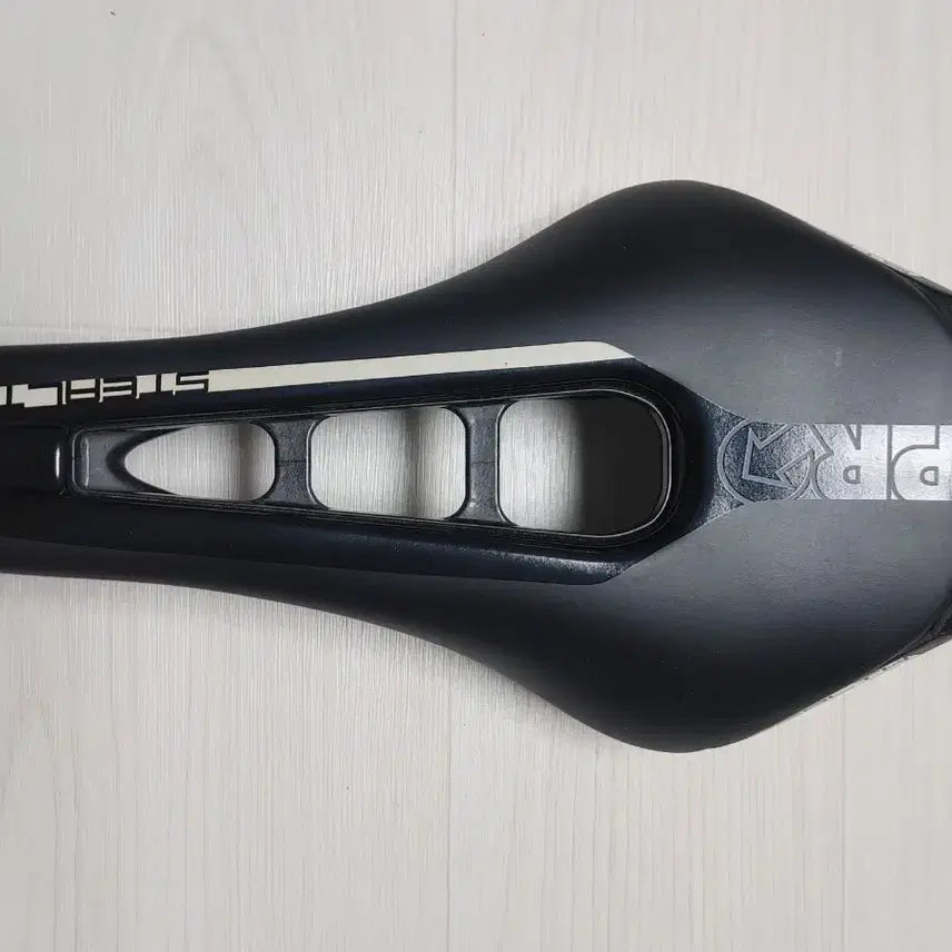[BUNJANG] Shimano PRO Stealth Performance Carbon Rail Bicycle Saddle (142mm) / 컨디션상) 초경량 시마노 스텔스 프로 카본레일 자전거 안장(142mm) 팝니다 (택포10만)