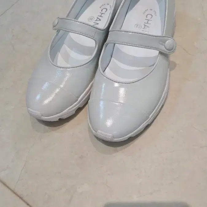 [BUNJANG] Chanel Mary Jane Sneakers White Leather / 샤넬 메리제인 스니커즈 화이트