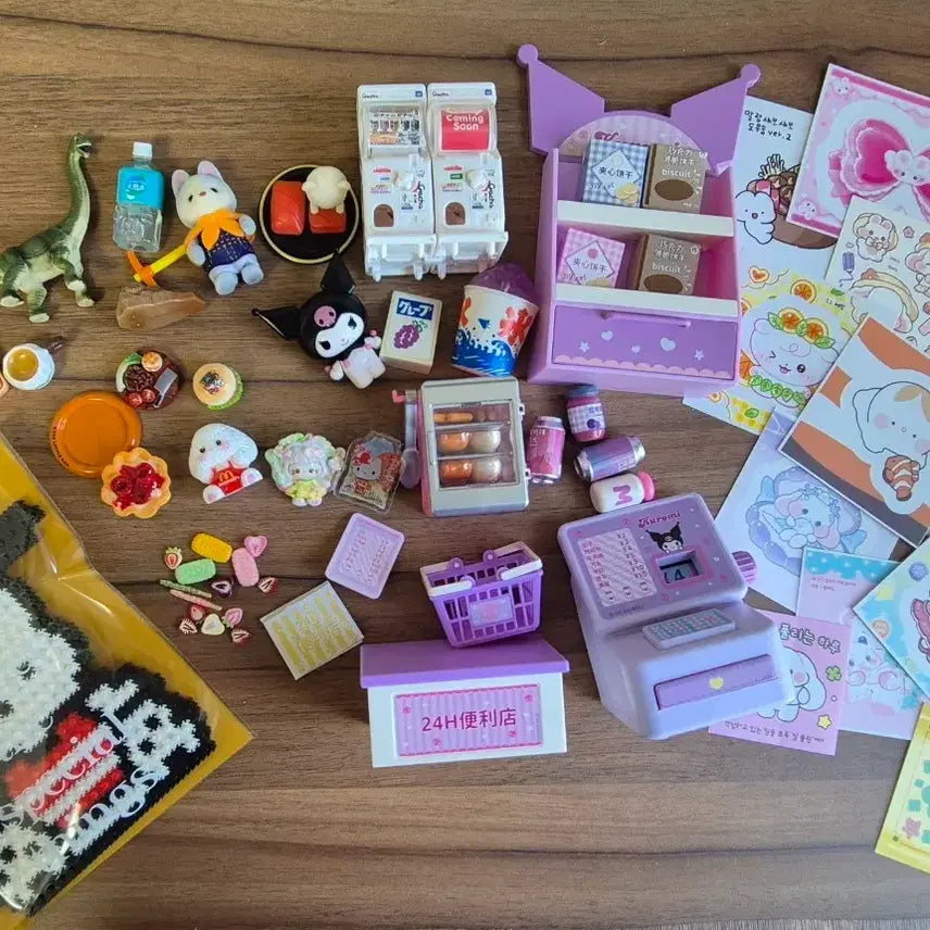 [BUNJANG] Sanrio Kuromi Figure, Sylvanian, Gacha, Miniature Set / 산리오 쿠로미 피규어, 실바니안, 가챠, 미니어처 세트