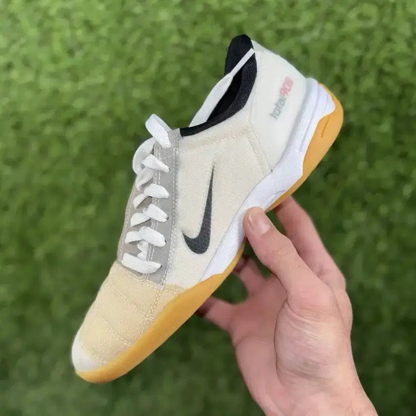 [BUNJANG] Nike Total 90 III SP White and Black Sneakers / [270] 나이키 토탈 90 3 SP 화이트 앤 블랙(새상품)