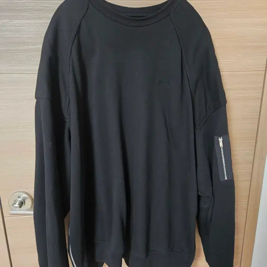 [BUNJANG] JUUN.J Shoulder Patch Sweatshirt L / 준지 어깨 덧방 스웻셔츠 L
