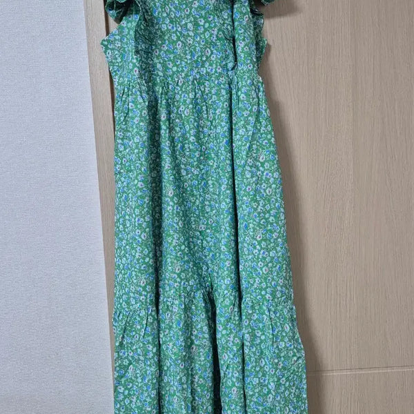[BUNJANG] Elo Floral Ruffle Smocked Maxi Dress / 엘로 꽃무늬 프릴 스모킹 원피스