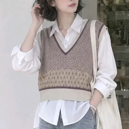[BUNJANG] V-Neck Diamond Pattern Cropped Knit Vest / 크롭 조끼