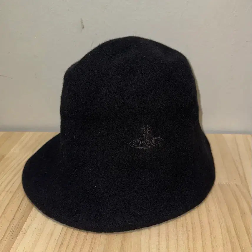 [BUNJANG] Vivienne Westwood Bucket Hat / 비비안 웨스트우드 버킷햇