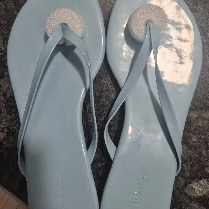 [BUNJANG] Sky Blue Enamel Flip-Flop Sandals / 하늘색 쪼리슬리퍼
