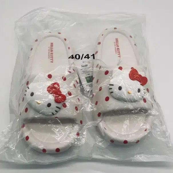 [BUNJANG] Sanrio Hello Kitty Red Dot Pattern EVA Slippers (250mm) / 산리오 헬로키티 레드 도트 패턴 EVA 슬리퍼 250mm