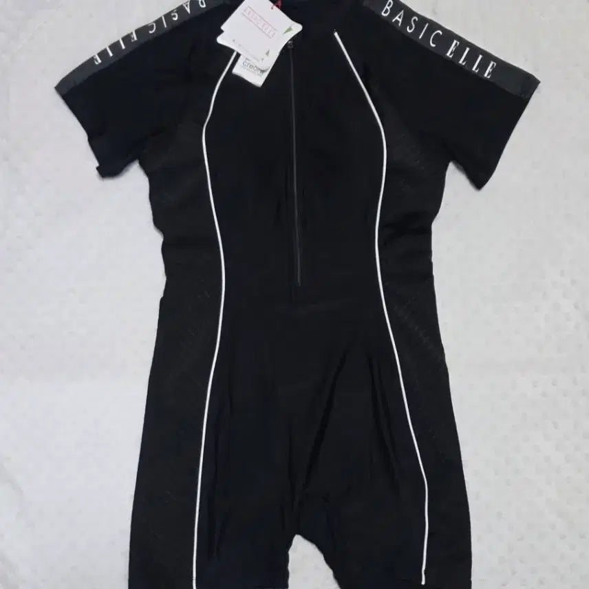 [BUNJANG] Elle Women's Rash Guard Swimsuit 2XL (Built-in Cups) / 여성 엘르 래쉬가드 수영복 2XL (캡내장) 55또는 55반 학생에 추천
