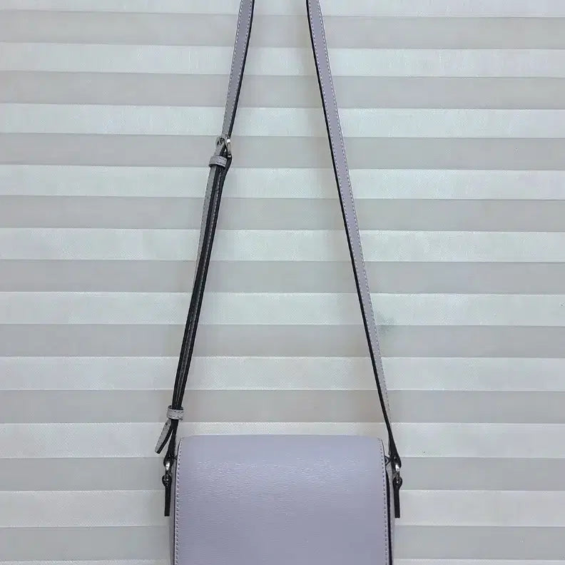 [BUNJANG] Oryani Leather Crossbody Bag / 오야니> 가벼운 가죽 크로스백 (279천원)