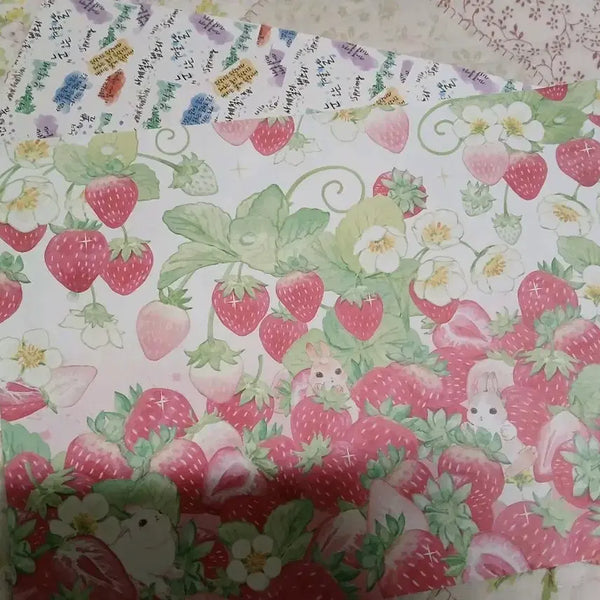 [BUNJANG] Strawberry Pattern Wrapping Paper (2 Sheets) / 딸기 패턴 랩핑지 / 포장지 / 디자인 문구 두장