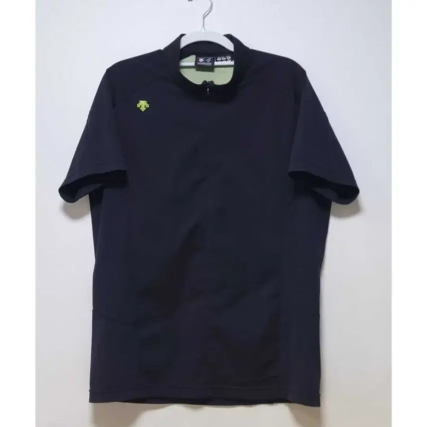 [BUNJANG] Descente Training T-Shirt (Size L) / 데상트 트레이닝 반팔티 (사이즈 100/L)