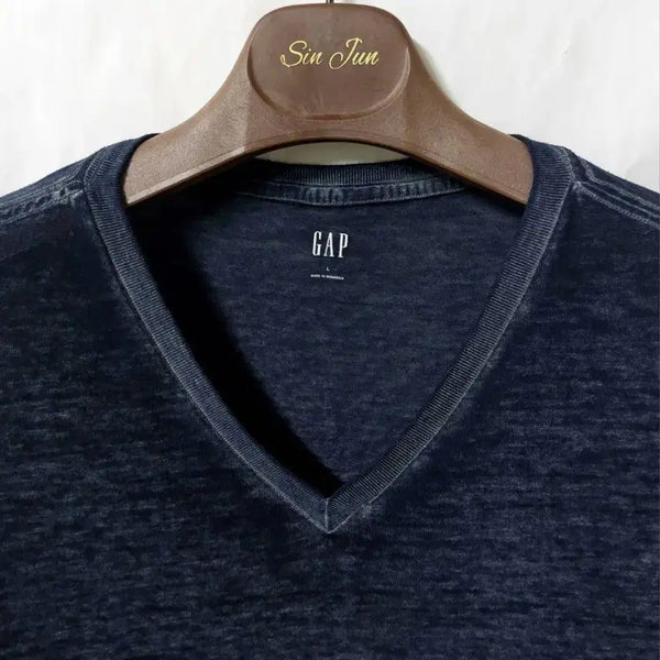 [BUNJANG] Gap Garment Dyed V-Neck T-Shirt Size 110 / 갭 가먼트다이 브이넥 110