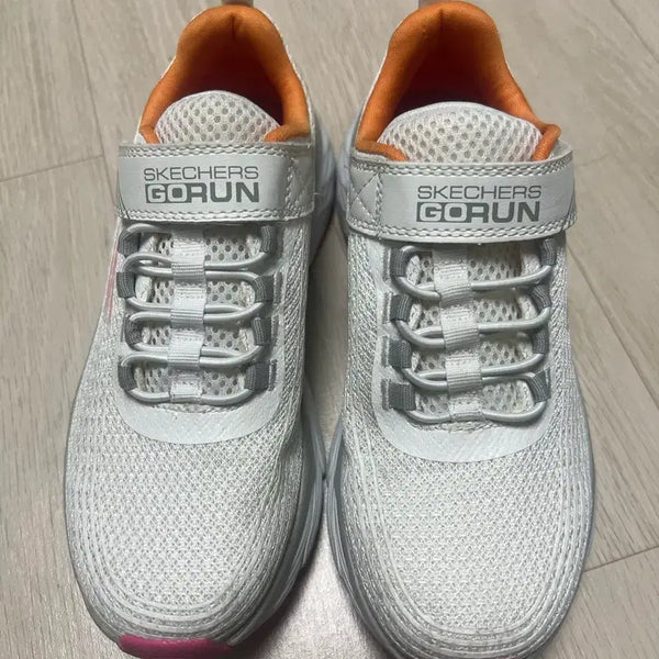 [BUNJANG] Skechers Gorun Sneakers White Orange / 스케쳐스 고런 운동화 화이트 오렌지
