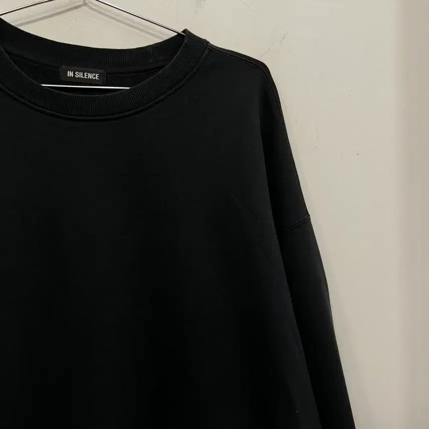 [BUNJANG] Insilence Heavy Cotton Round Plain Sweatshirt / 인사일런스 헤비코튼 라운드 무지 맨투맨