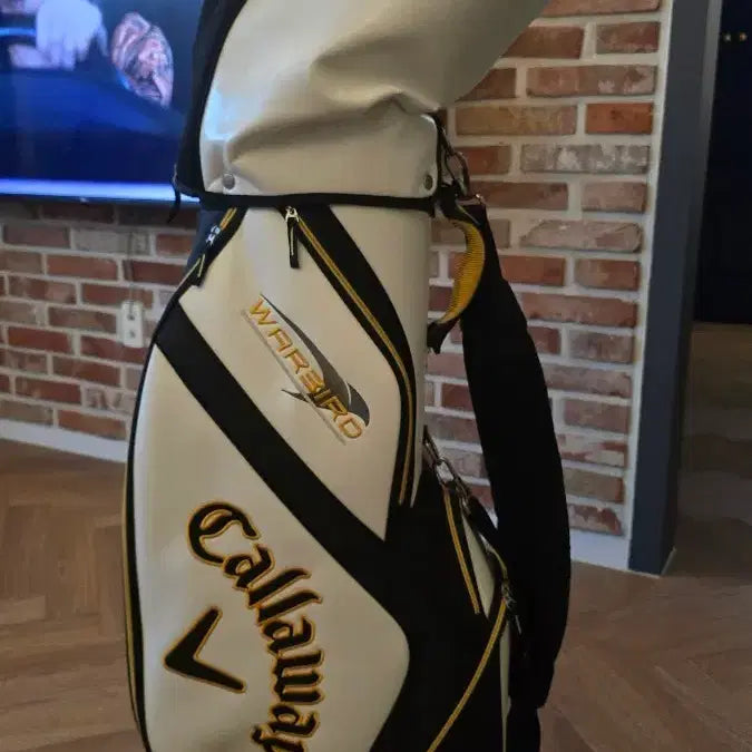 [BUNJANG] Callaway Warbird Golf Caddy Bag (White/Black) / 캘러웨이 WARBIRD 골프 캐디백  (화이트/블랙)