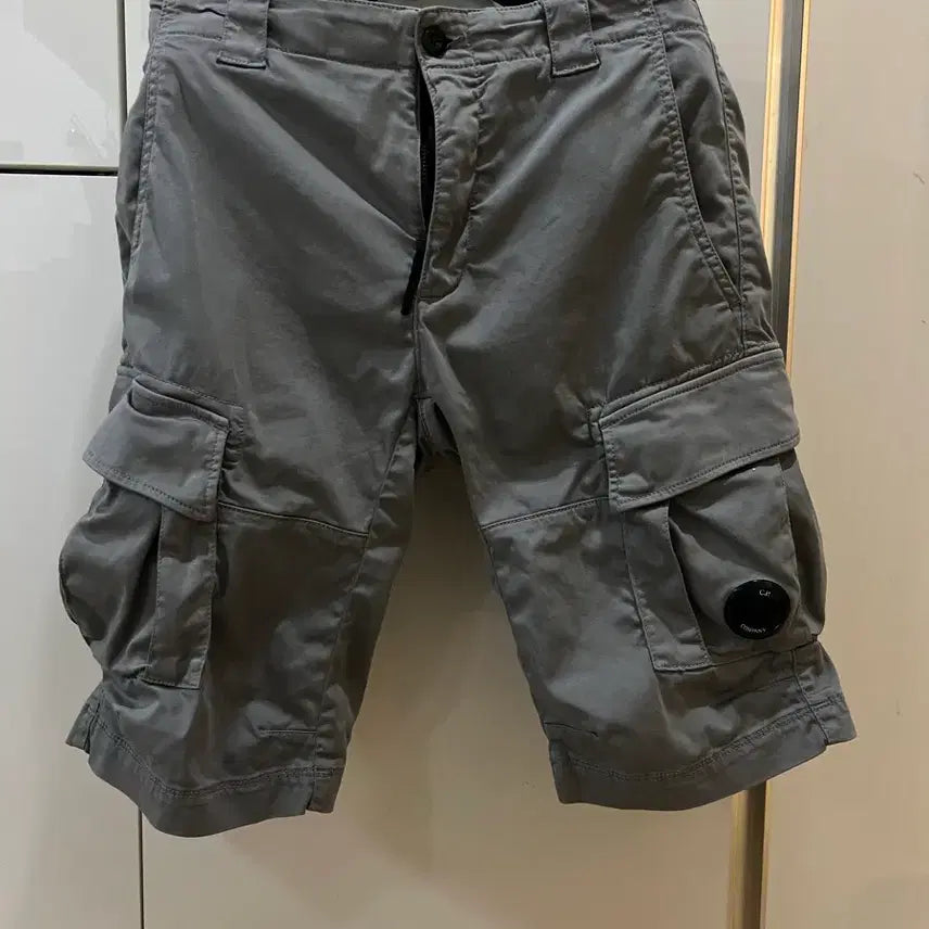 [BUNJANG] CP Company Grey Cargo Shorts Size 48 (32-33) / cp컴퍼니 그레이 카고반바지 32~33 (새상품급)