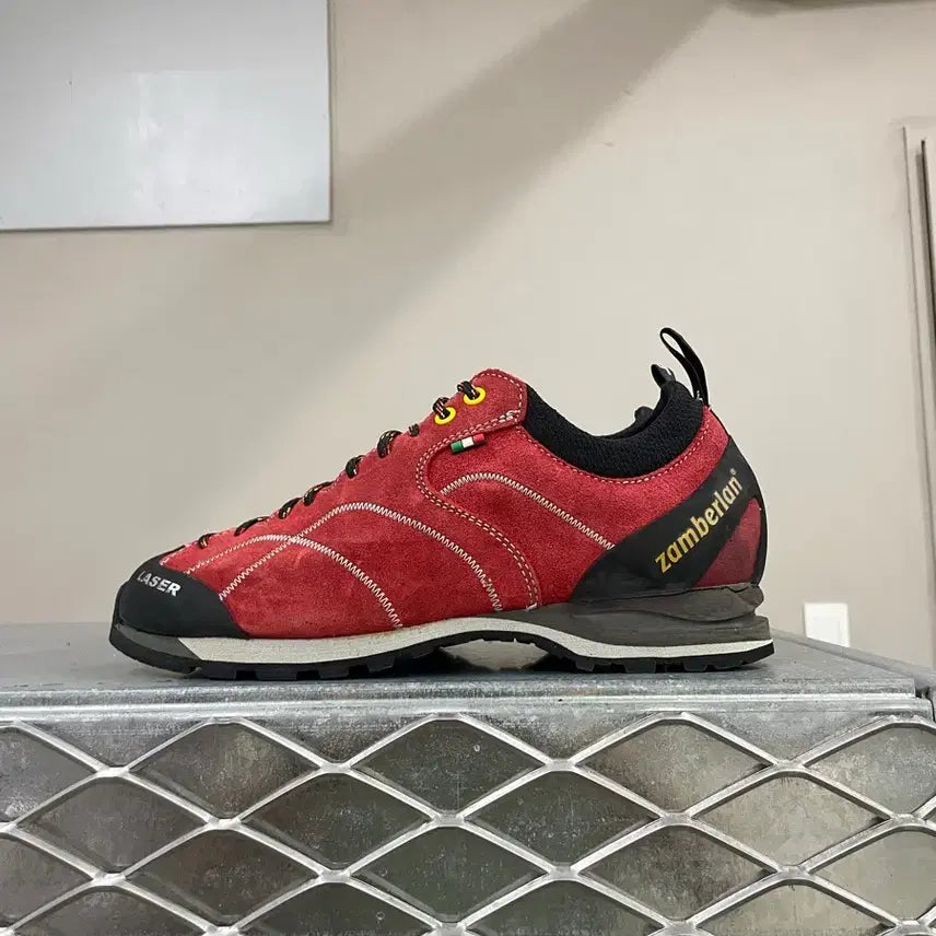 [BUNJANG] Zamberlan Suede Trekking Boots Red Size 41 / 잠발란 트레킹화 레드 41